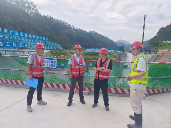 施工現場隱患排查。梁輝 攝.jpg